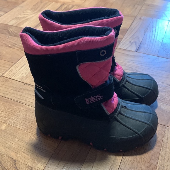 Totes Girls size 13 snow boots - Picture 2 of 5